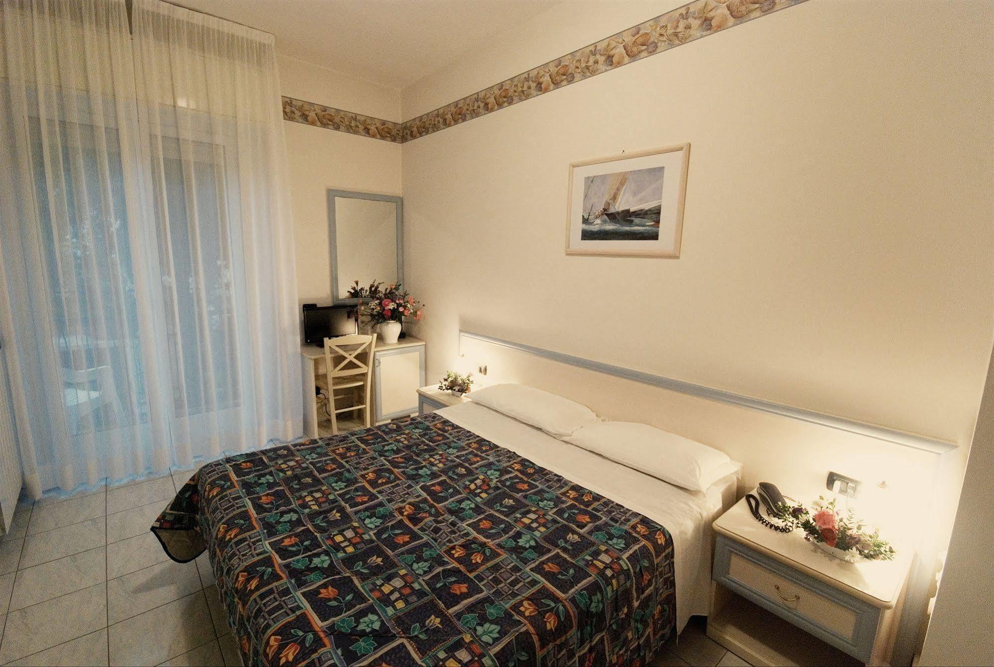 Hotel Mediterraneo 3*
